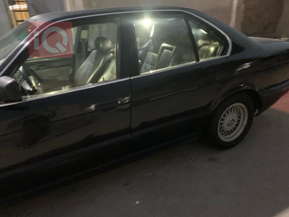 بی ئێم دەبڵیو سیریەس 5